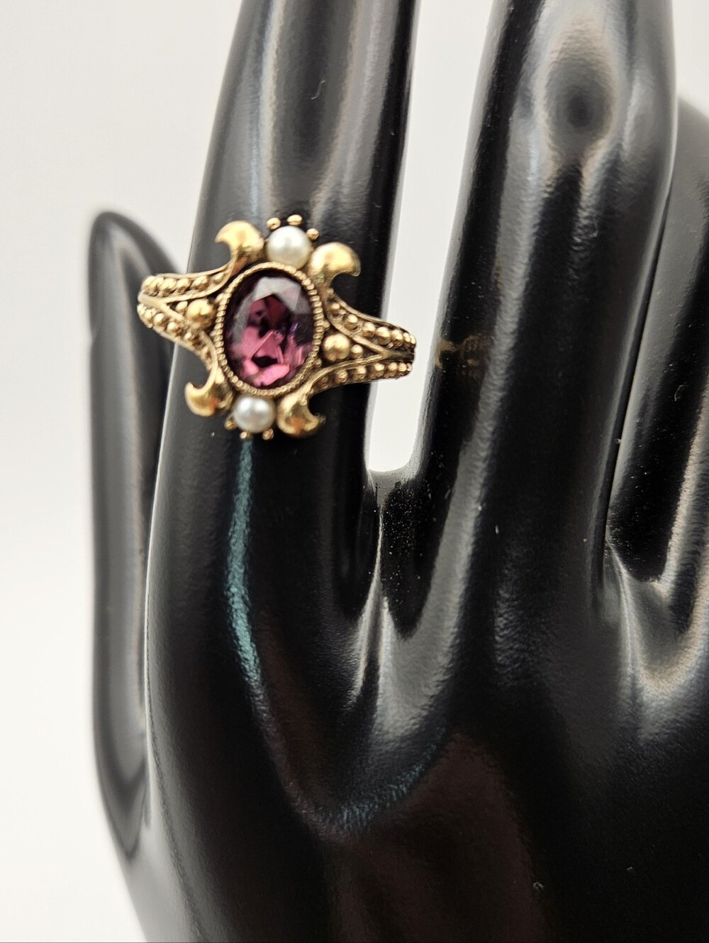 Vintage Avon Ring Victorian Style Gold Tone Purple Rhinestone Size 7